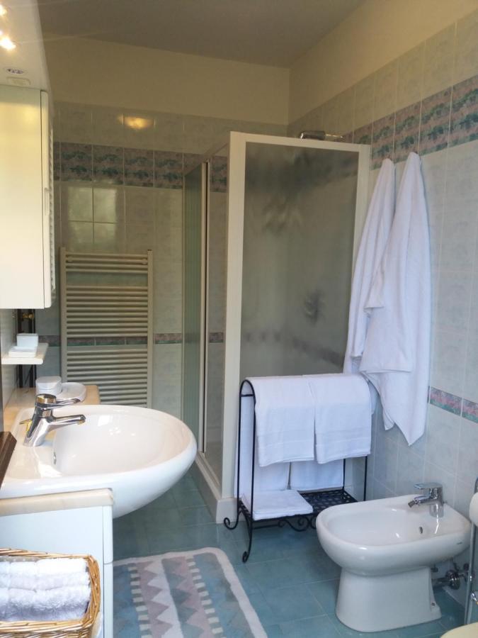 Casa Intignano - Camera Con Bagno E Portico Vista Lago Tremezzo Kültér fotó